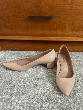Calvin Klein Beige Patent Block Heel Pumps size 9